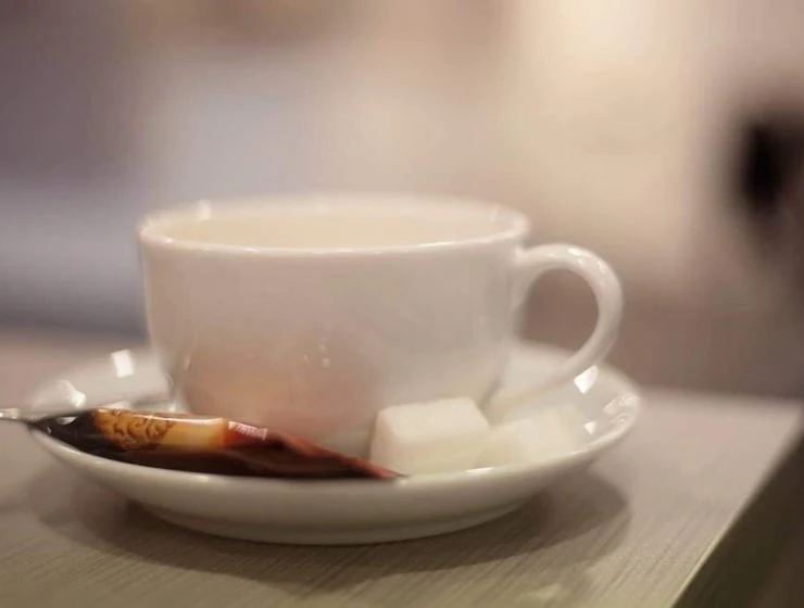 Een kop koffie in de salon